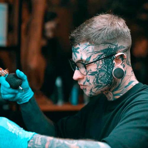 Tattoo Artist Quentin