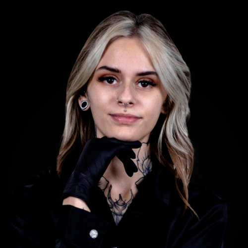 Tattoo Artist Zoraya